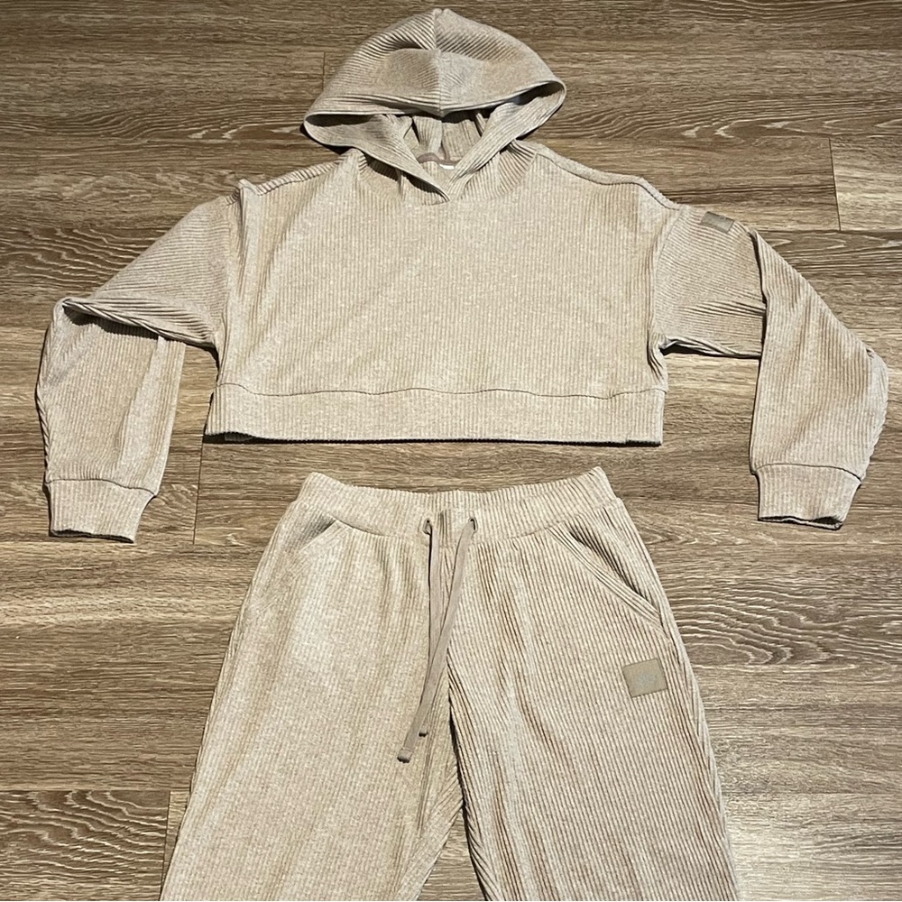 Alo Muse Hoodie